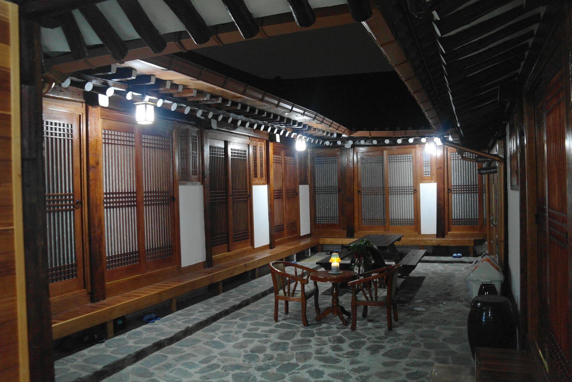 Bibimbap Hanok Guesthouse Insadong Seoul Exterior photo